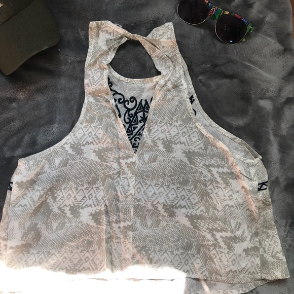 ⭐️Urban Outfitters Crop Top⭐️ - Picture 5 of 7